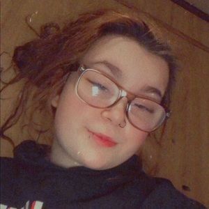 Meet your Posher, Abigail